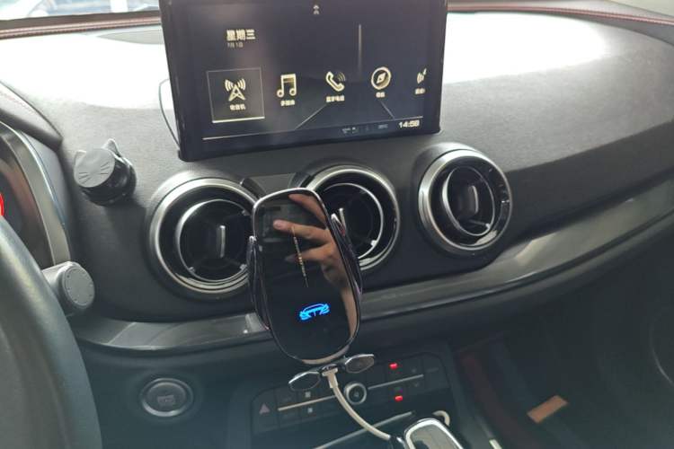 Used Wey VV5 2017 2.0T Flagship Edition Audio And AC Panel