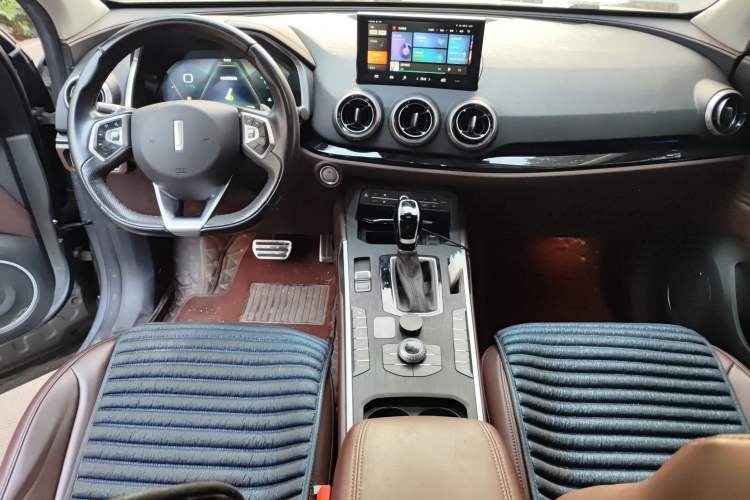 Used Wey VV5 2017 2.0T Ultra-Luxury Version Center Console