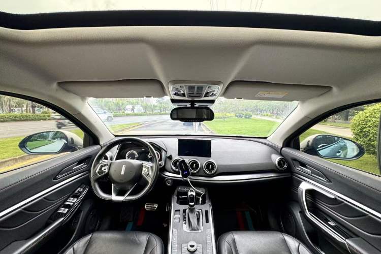 Used Wey VV5 2017 2.0T Flagship Edition Center Console
