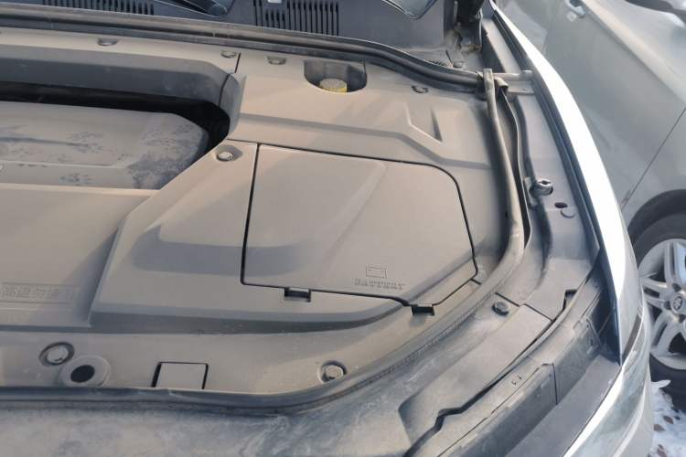 Used Wey VV5 2017 2.0T Flagship Edition Engine Bay Left