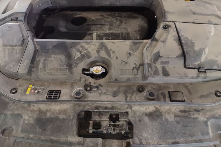 Used Wey VV5 2017 2.0T Ultra-Luxury Version Engine Bay
