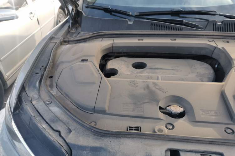 Used Wey VV5 2017 2.0T Flagship Edition Engine Bay Right