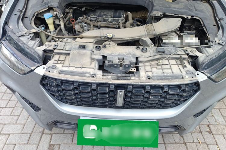 Used Wey VV5 2017 2.0T Flagship Edition Engine Bay