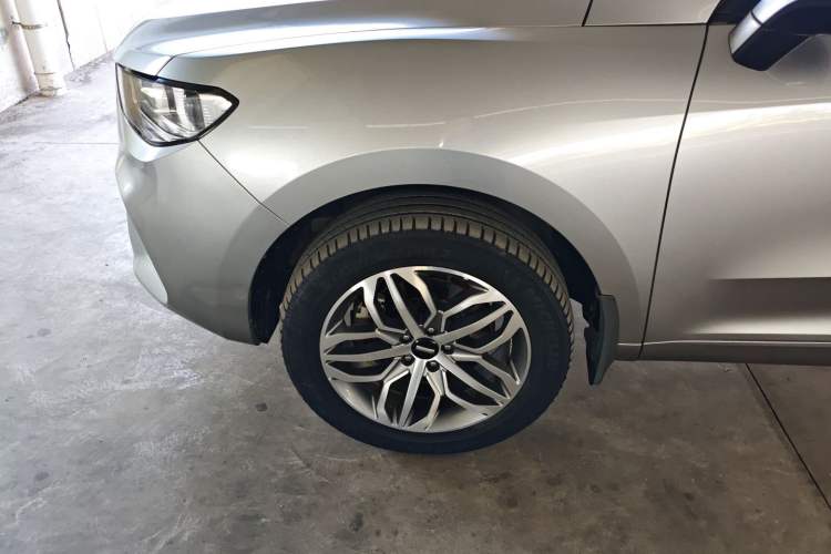 Used Wey VV5 2017 2.0T Ultra-Luxury Version Exterior 4