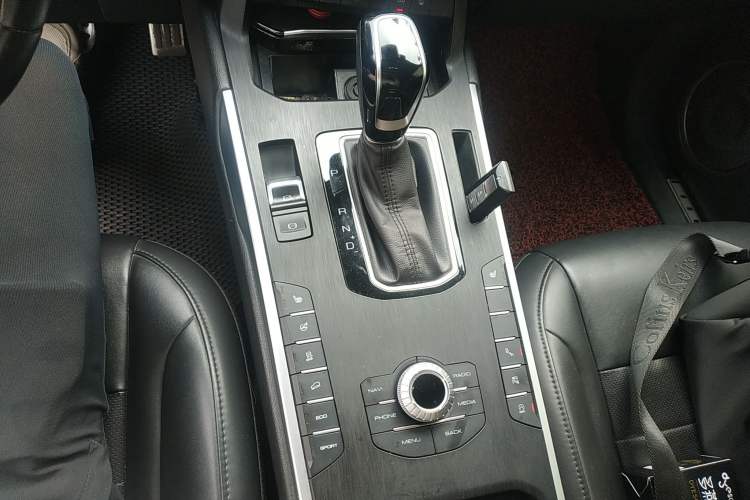 Used Wey VV5 2017 2.0T Ultra-Luxury Version Gear Lever