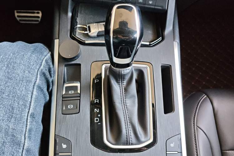 Used Wey VV5 2017 2.0T Ultra-Luxury Version Gear Lever