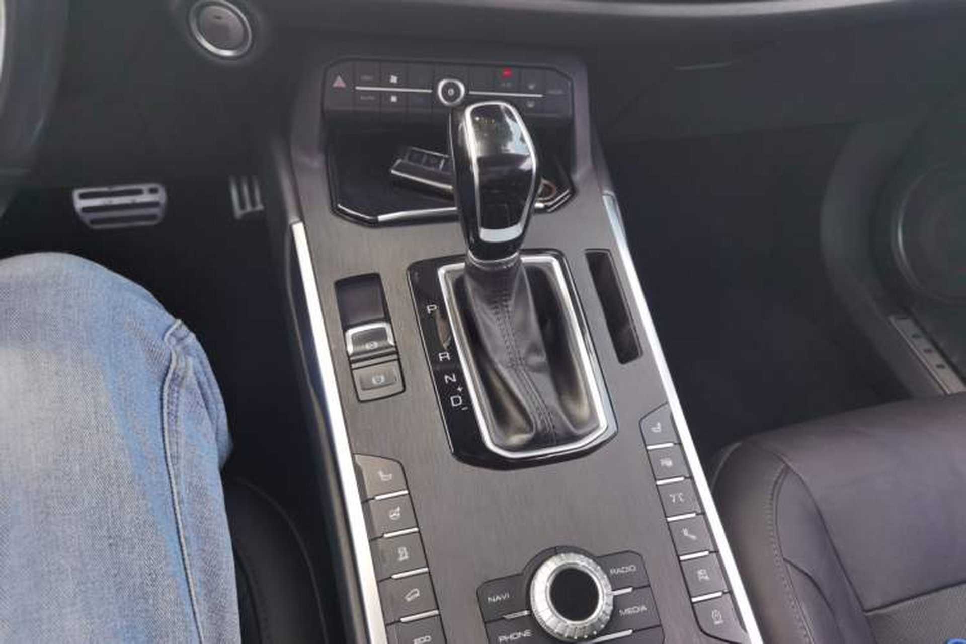 Used Wey VV5 2017 2.0T Flagship Edition Gear Lever