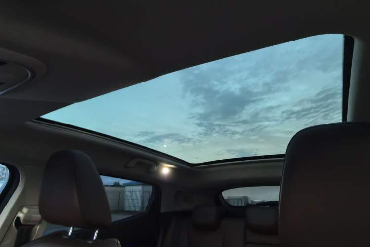 Used Wey VV5 2017 2.0T Flagship Edition Headliner