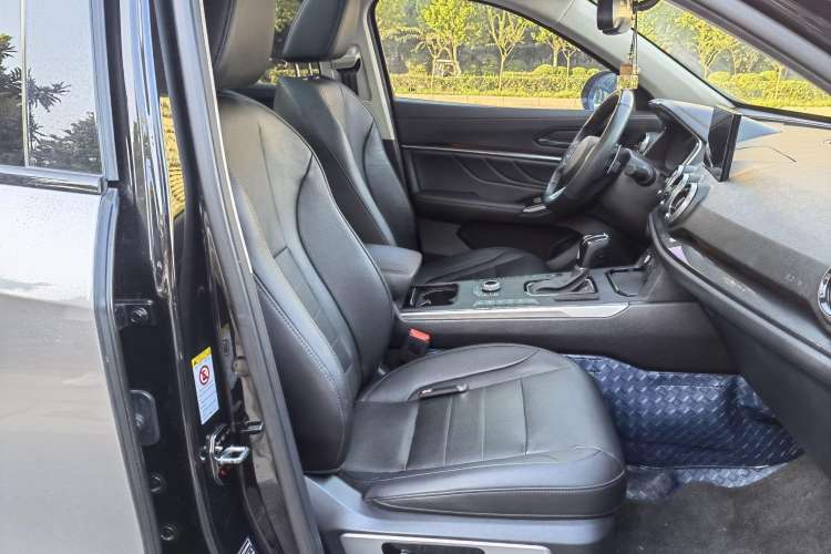 Used Wey VV5 2017 2.0T Flagship Edition Interior 3