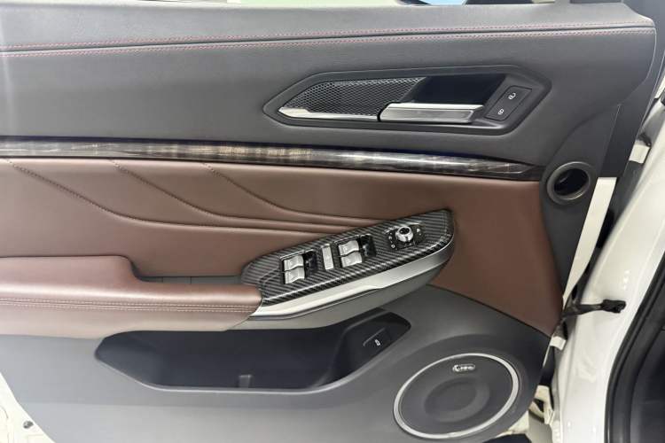 Used Wey VV5 2017 2.0T Flagship Edition Interior 4
