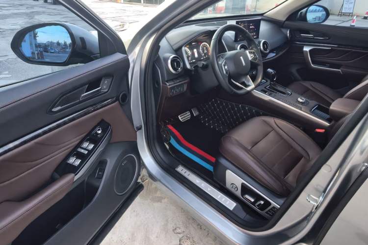 Used Wey VV5 2017 2.0T Flagship Edition Interior 4