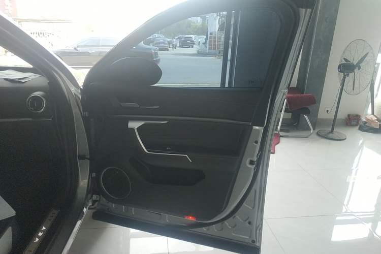 Used Wey VV5 2017 2.0T Flagship Edition Interior 5