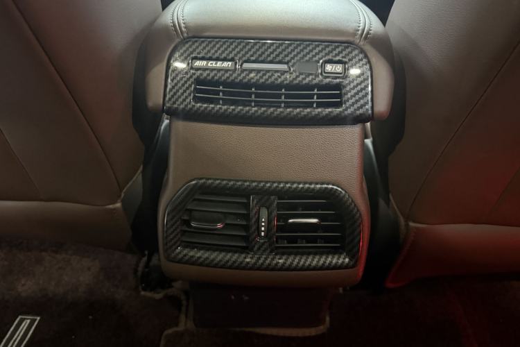 Used Wey VV5 2017 2.0T Flagship Edition Interior 6