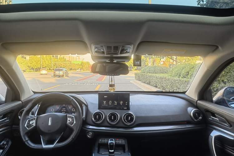 Used Wey VV5 2017 2.0T Flagship Edition Interior 6