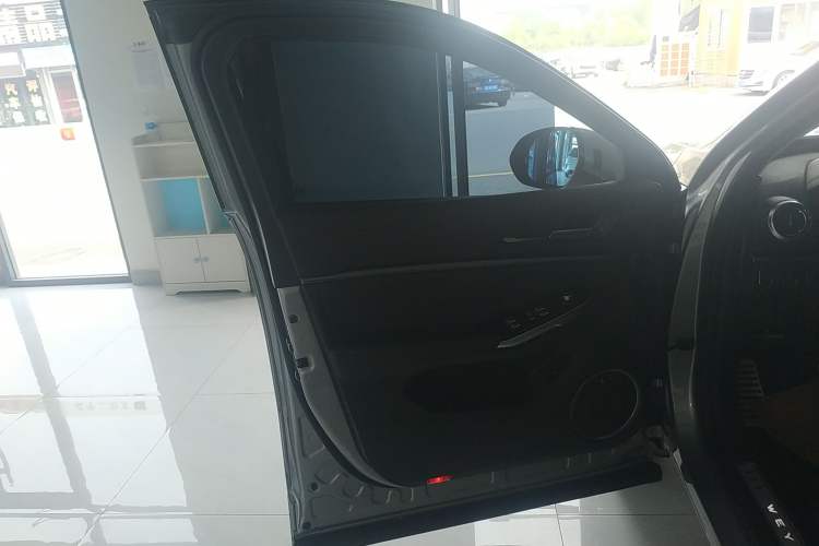 Used Wey VV5 2017 2.0T Flagship Edition Interior 7