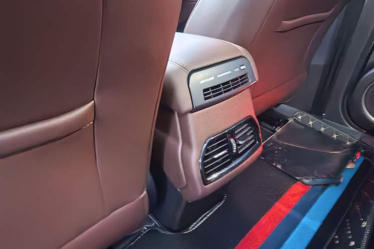 Used Wey VV5 2017 2.0T Flagship Edition Interior 8