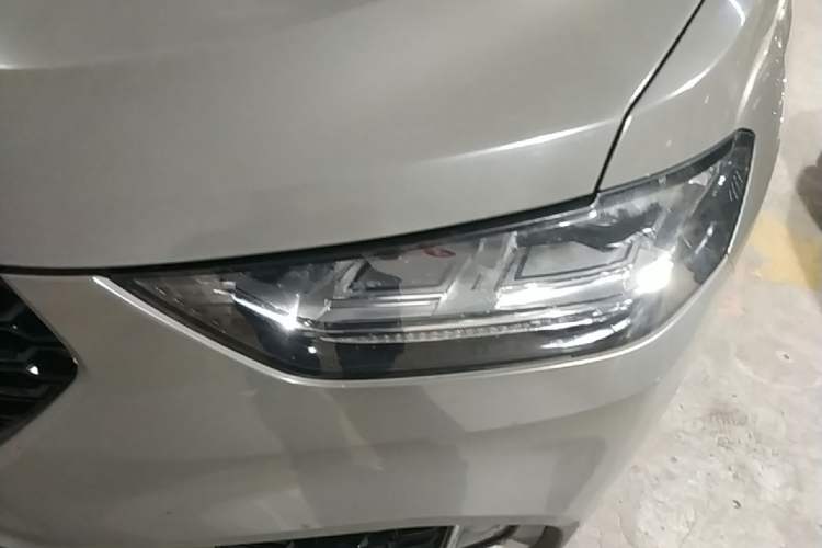 Used Wey VV5 2017 2.0T Flagship Edition Left Front Headlight