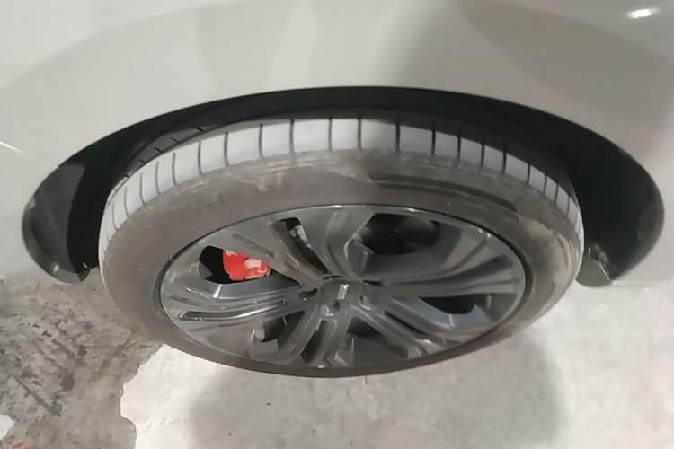 Used Wey VV5 2017 2.0T Flagship Edition Left Front Wheel Hub