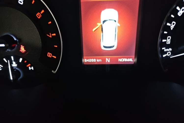 Used Wey VV5 2017 2.0T Ultra-Luxury Version Odometer Close Up