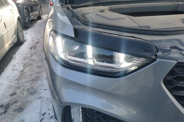 Used Wey VV5 2017 2.0T Flagship Edition Right Front Headlight