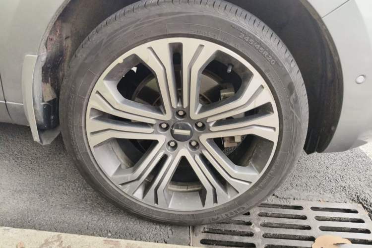 Used Wey VV5 2017 2.0T Flagship Edition Right Front Wheel Hub