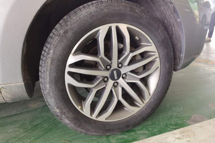Used Wey VV5 2017 2.0T Ultra-Luxury Version Right Front Wheel Hub