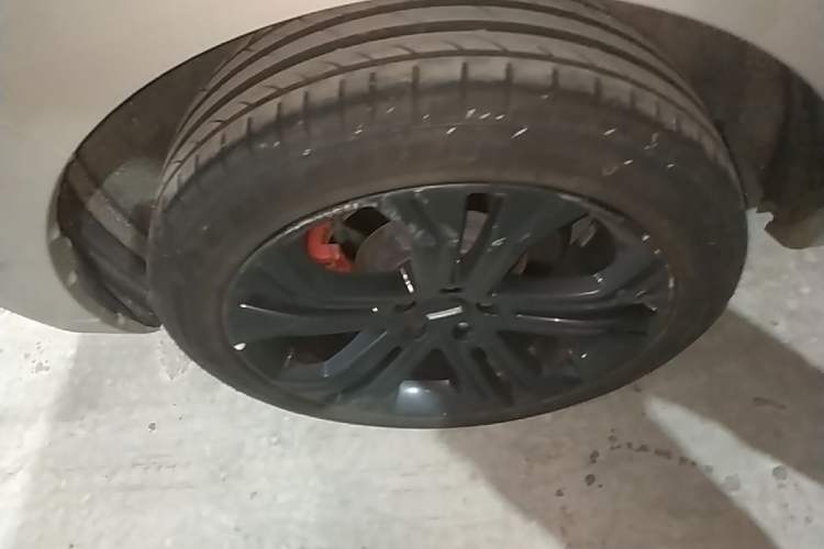 Used Wey VV5 2017 2.0T Flagship Edition Right Rear Wheel Hub