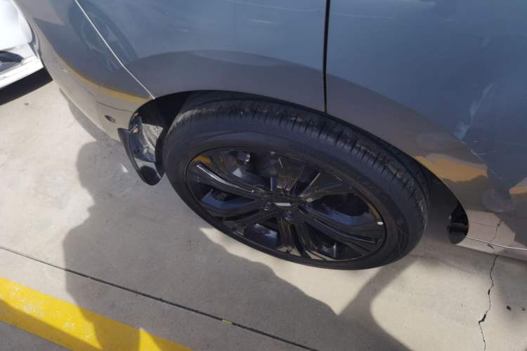 Used Wey VV5 2017 2.0T Flagship Edition Right Rear Wheel Hub