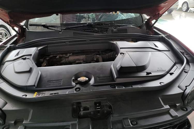 Used Wey VV5 2017 2.0T Flagship Edition Engine Bay
