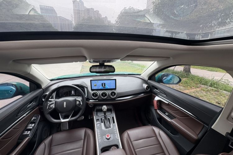 Used Wey VV5 2017 2.0T Ultra-Luxury Version Interior 6