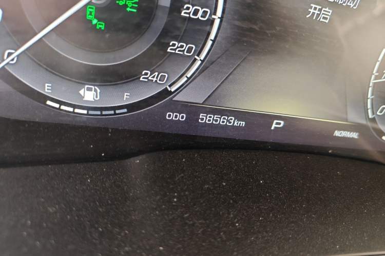 Used Wey VV5 2017 2.0T Flagship Edition Odometer Close Up