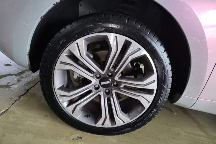Used Wey VV5 2017 2.0T Flagship Edition Left Front Wheel Hub