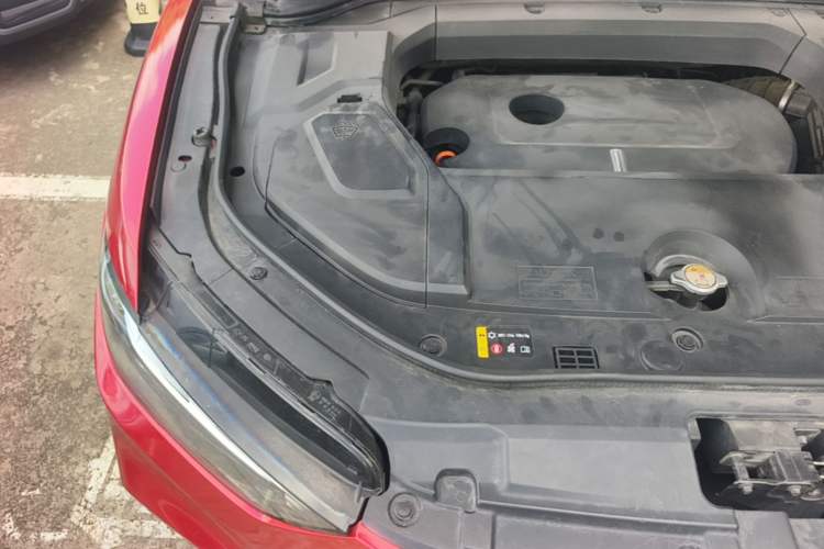 Used Wey VV5 2017 2.0T Flagship Edition Engine Bay Right