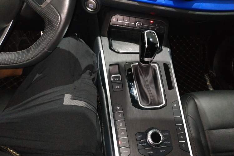 Used Wey VV5 2017 2.0T Ultra-Luxury Version Gear Lever