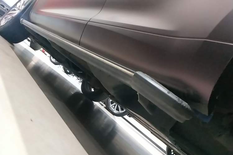Used Wey VV5 2017 2.0T Ultra-Luxury Version Left Side Sill