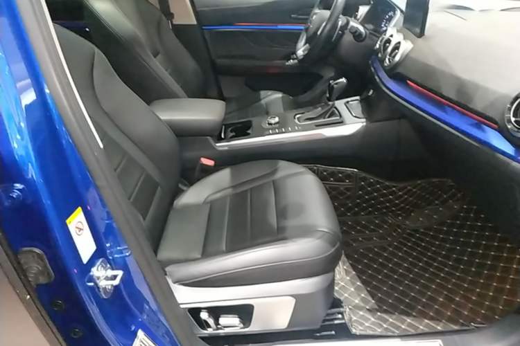 Used Wey VV5 2017 2.0T Ultra-Luxury Version Right Front Seat