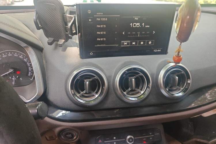 Used Wey VV5 2017 2.0T Ultra-Luxury Version Audio And AC Panel