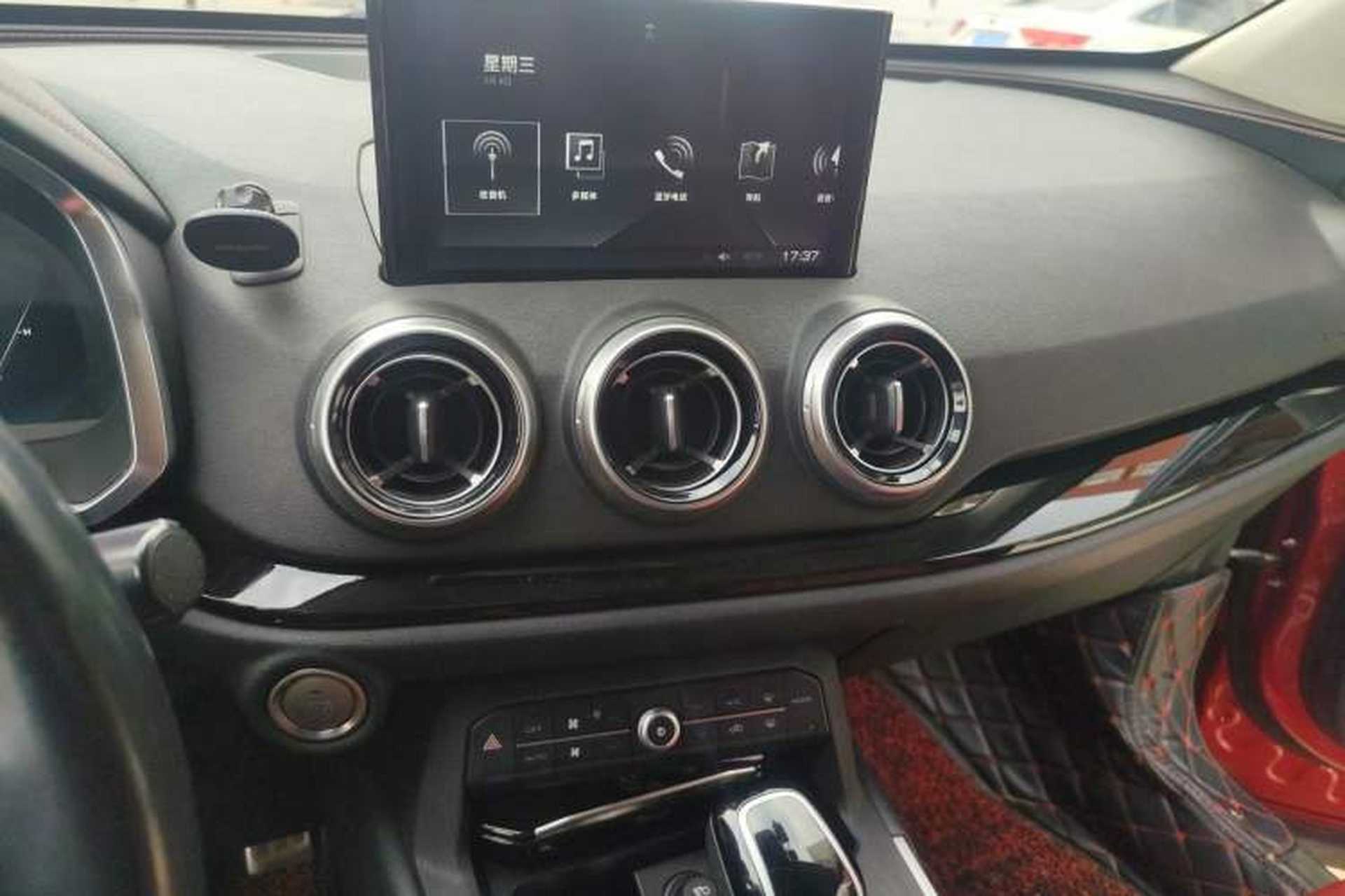 Used Wey VV5 2017 2.0T Flagship Edition Audio And AC Panel