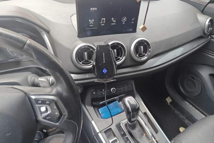 Used Wey VV5 2017 2.0T Flagship Edition Audio And AC Panel