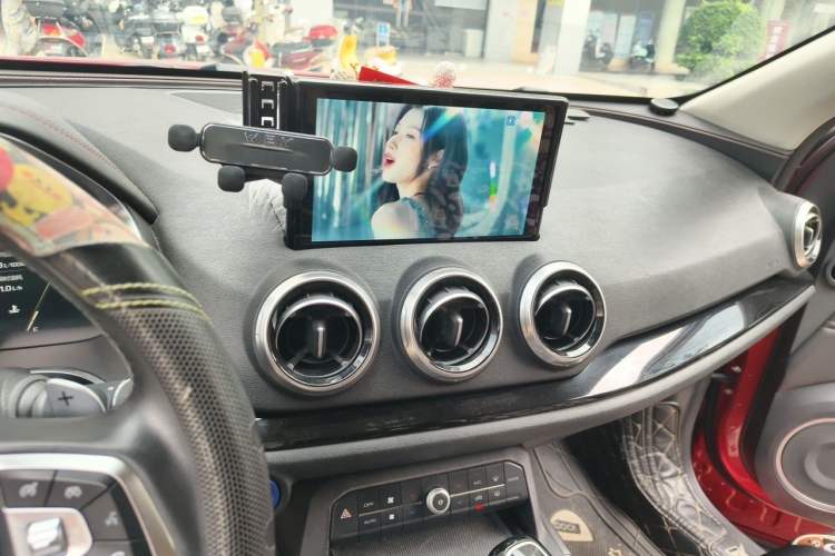 Used Wey VV5 2017 2.0T Flagship Edition Audio And AC Panel