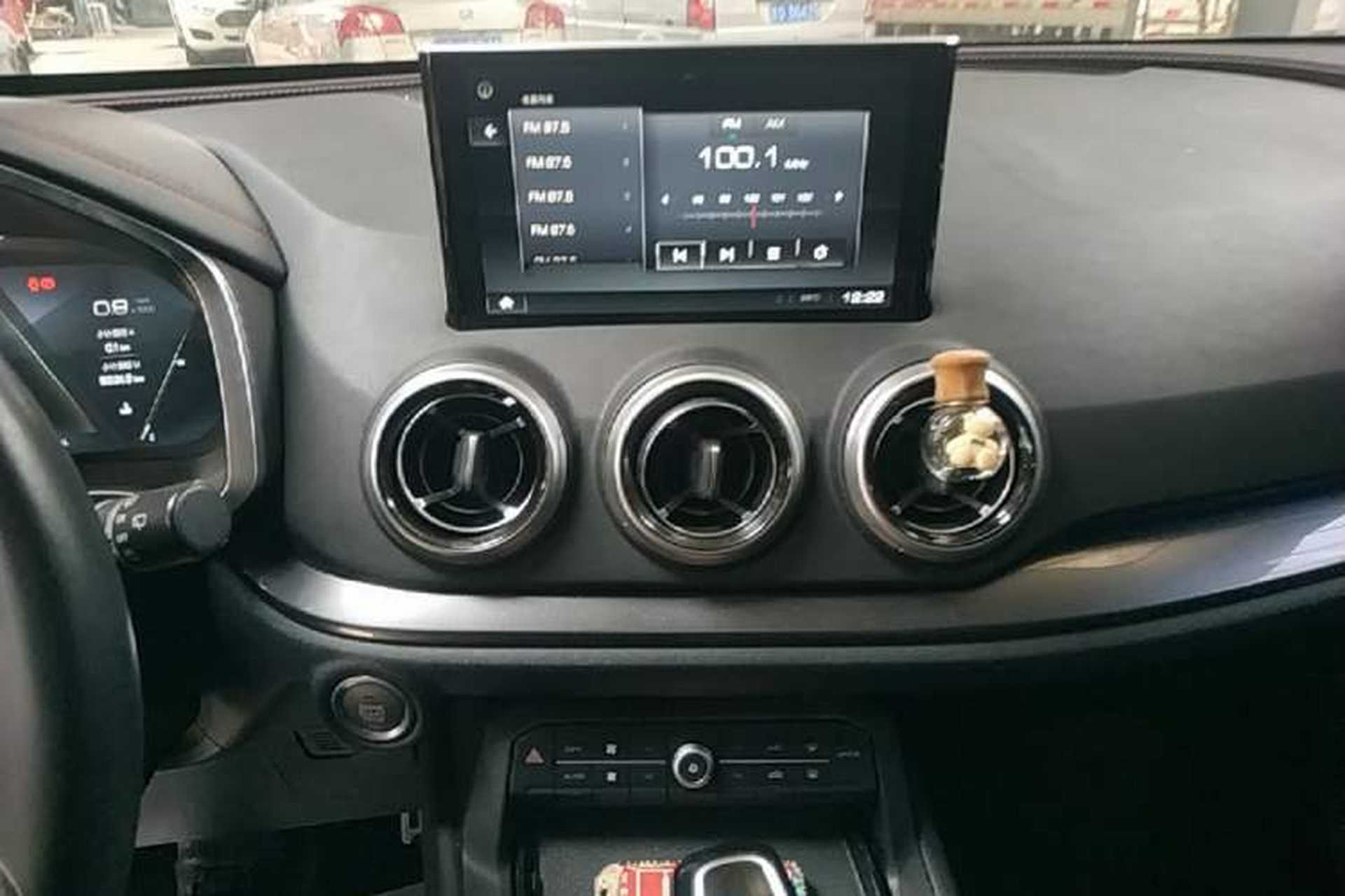 Used Wey VV5 2017 2.0T Flagship Edition Audio And AC Panel