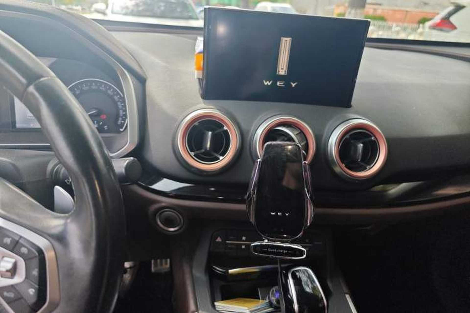 Used Wey VV5 2017 2.0T Ultra-Luxury Version Audio And AC Panel