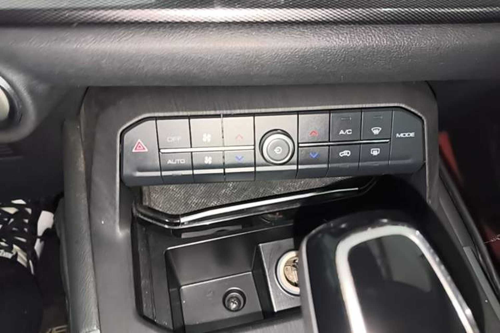 Used Wey VV5 2017 2.0T Flagship Edition Audio And AC Panel