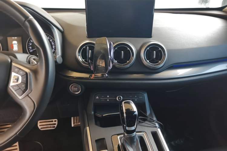 Used Wey VV5 2017 2.0T Ultra-Luxury Version Audio And AC Panel
