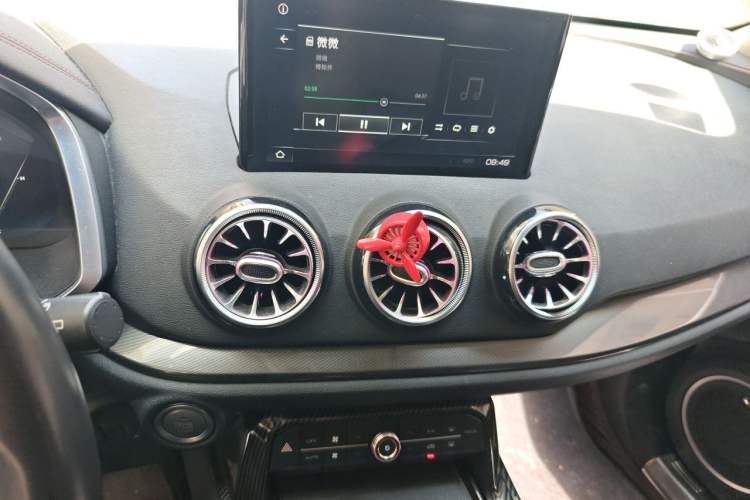 Used Wey VV5 2017 2.0T Flagship Edition Audio And AC Panel
