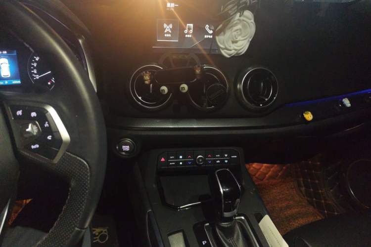 Used Wey VV5 2017 2.0T Ultra-Luxury Version Audio And AC Panel
