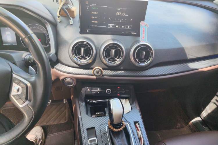 Used Wey VV5 2017 2.0T Ultra-Luxury Version Audio And AC Panel