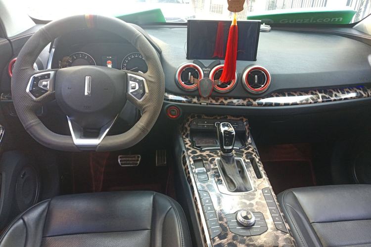 Used Wey VV5 2017 2.0T Ultra-Luxury Version Center Console