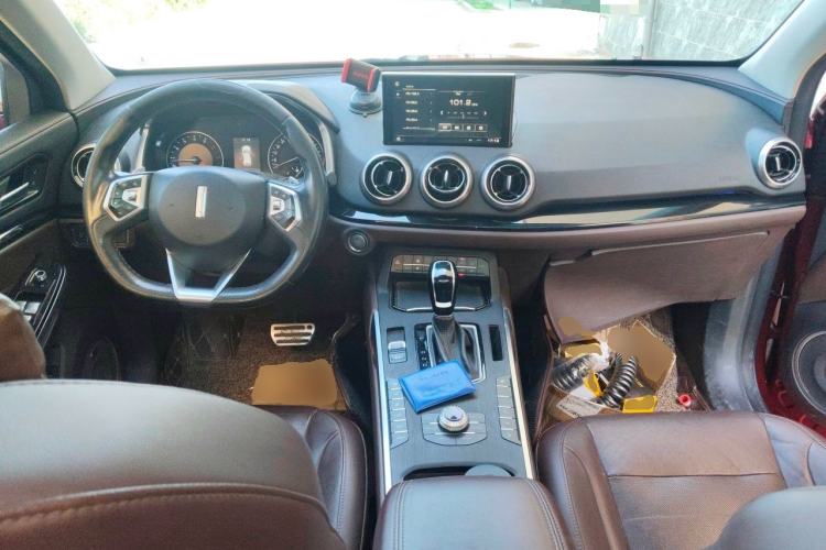 Used Wey VV5 2017 2.0T Ultra-Luxury Version Center Console