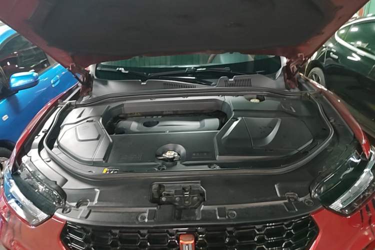 Used Wey VV5 2017 2.0T Ultra-Luxury Version Engine Bay